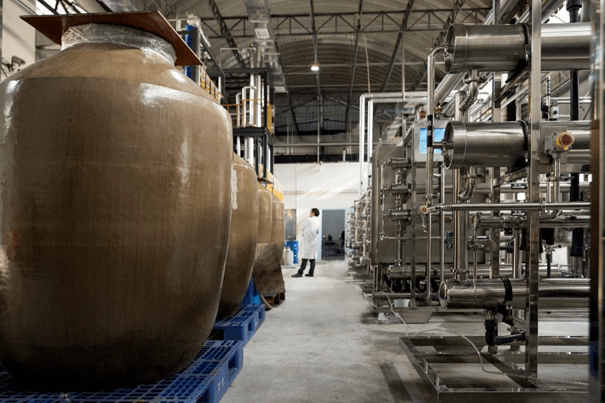 研发团队,以目标结果为导向,经过3091次方案试制调整,成功开创了白酒