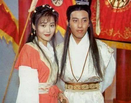 长腿"马小玲"万绮雯,承诺一生的甄子丹走了,单恋9年的他来了