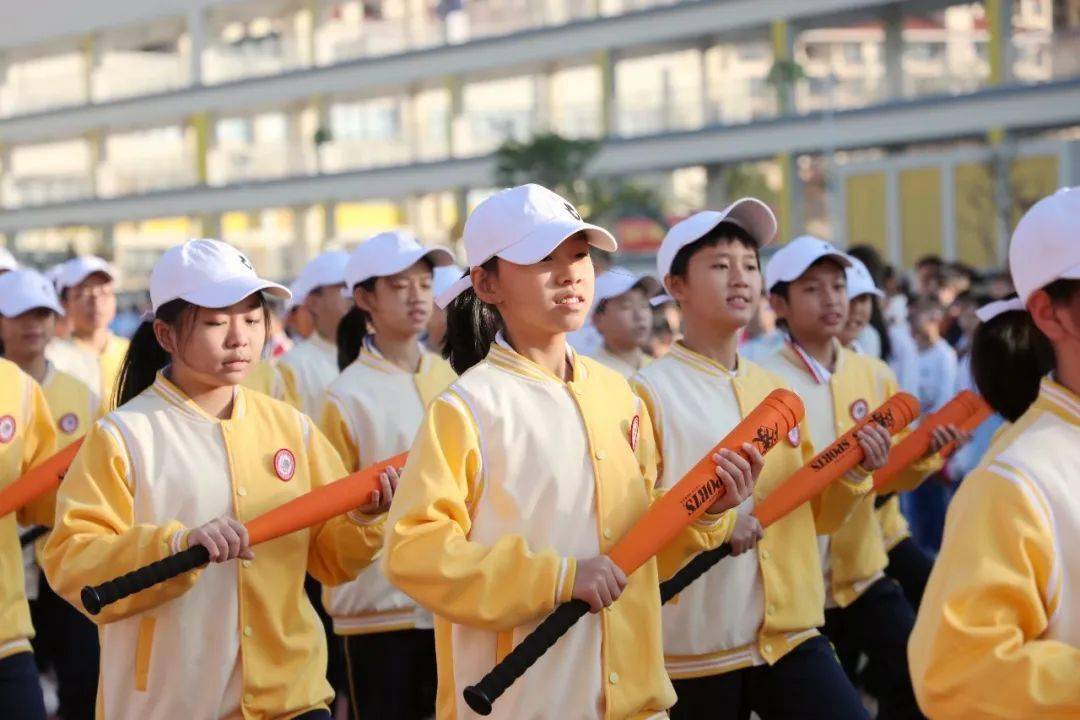 中山华附小学校区运动会入场式!