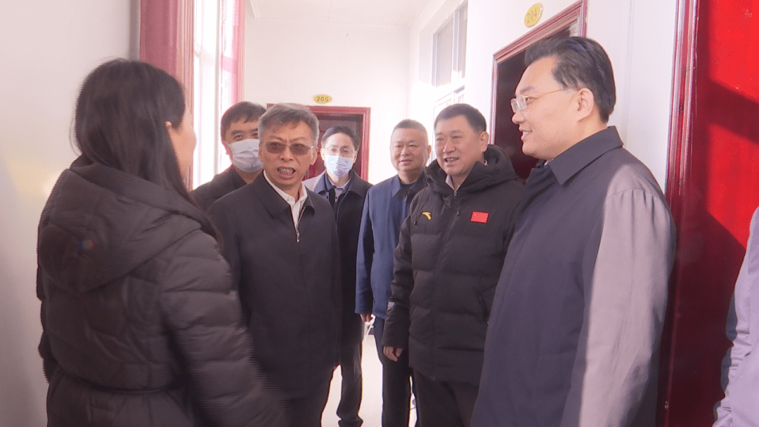 住房和城乡建设部副部长张小宏来麻城开展定点帮扶