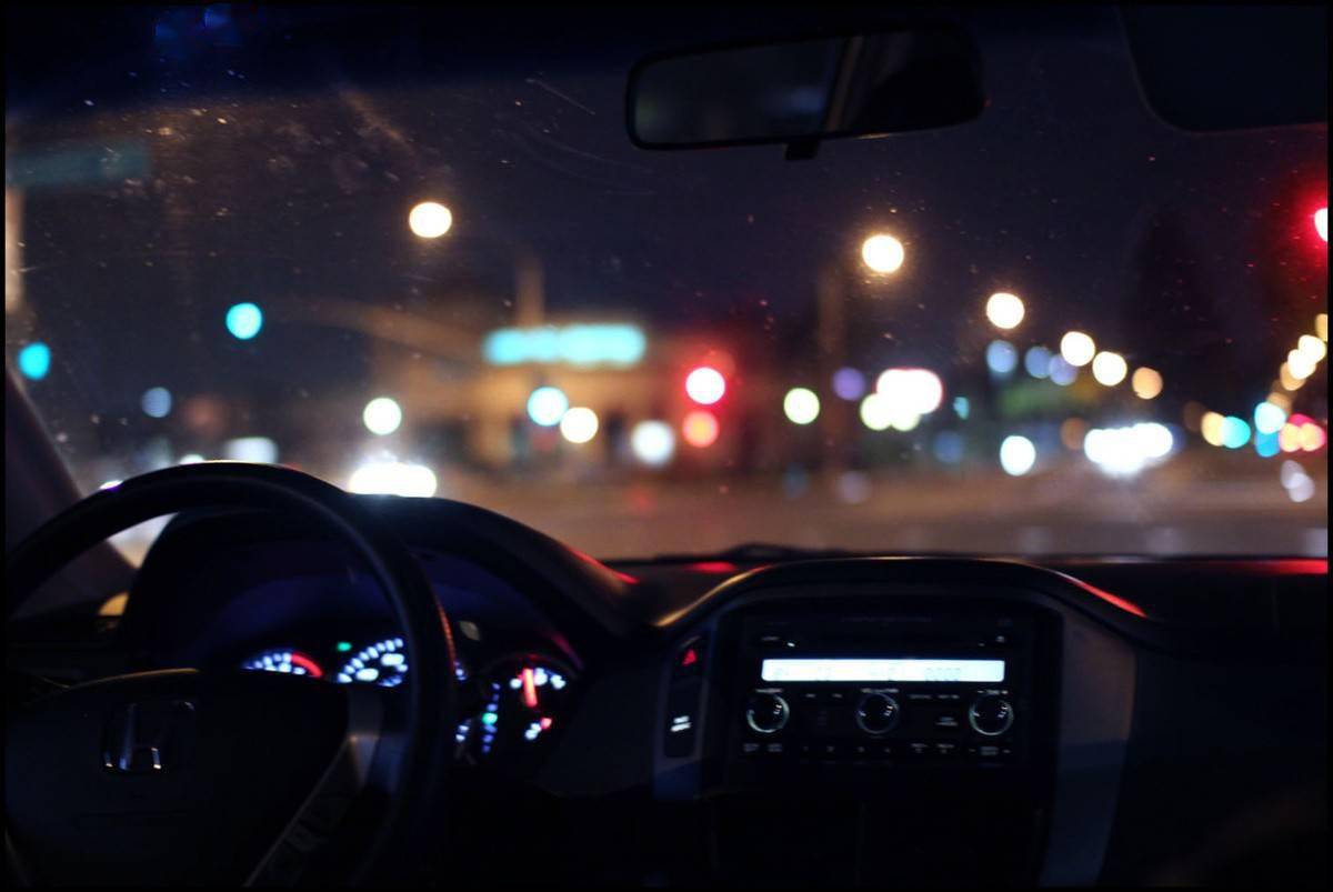 以上,就是雨夜行车的几个实用小技巧,各位新手还不快学起来!