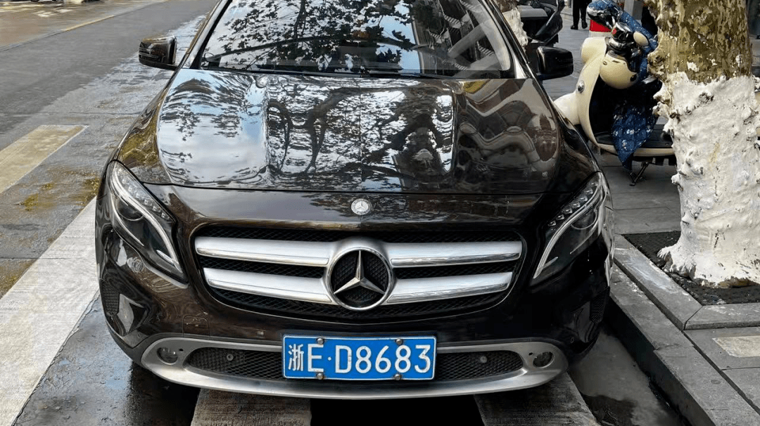 78车牌:浙ed868378地点:乾元镇直街78事由:违章停车1178车牌