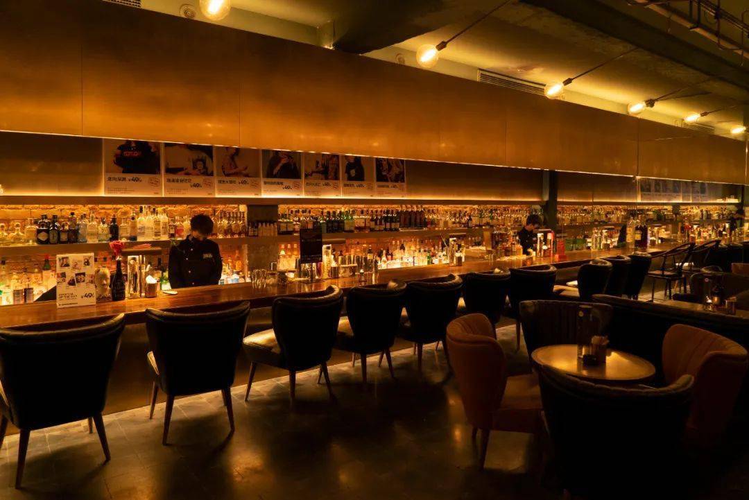 在杭州诗写在书店咖啡店和酒吧里