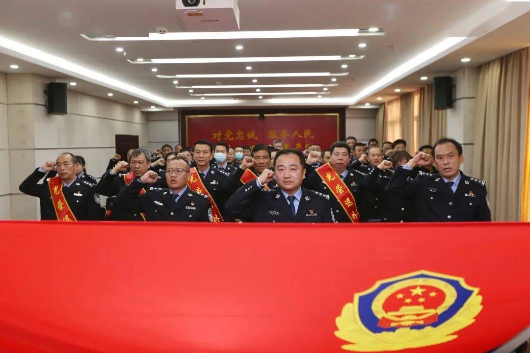 "回望从警路 薪火永相传"——墨江县公安局举行2021年度民警荣誉退休