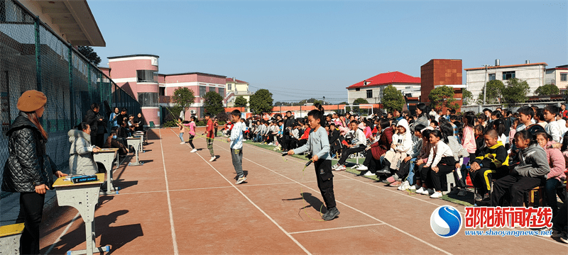 龙溪镇|武冈市龙溪镇塘田明德完全小学举行跳绳比赛