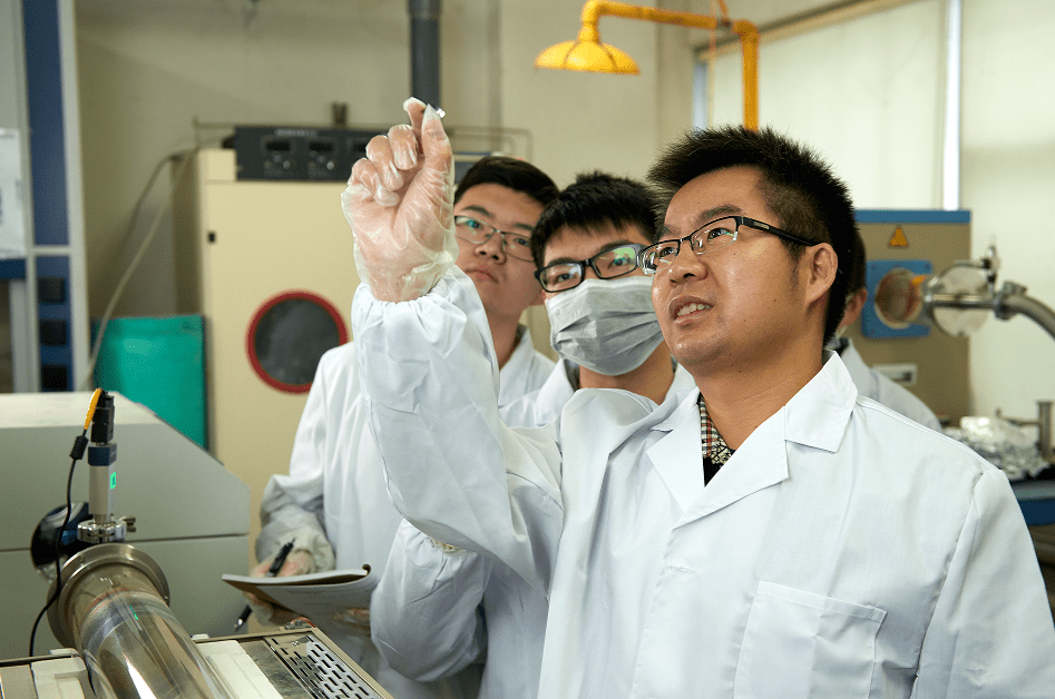 科大人祝贺中国科大校友唐江当选2022年美国光学学会会士