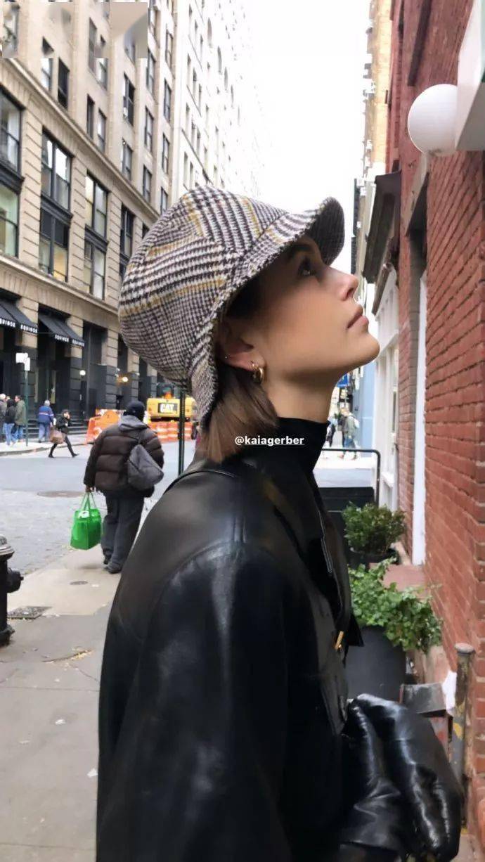 毛衣 果然，大圆脸就是要这样穿「烟管领」才好看！