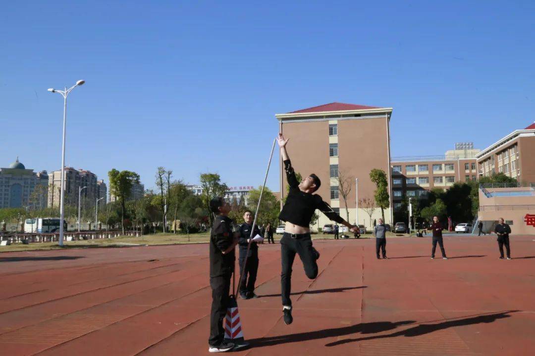 纵跳摸高此次辅警身份确认工作是检验全体在岗辅警是否具备任职资格