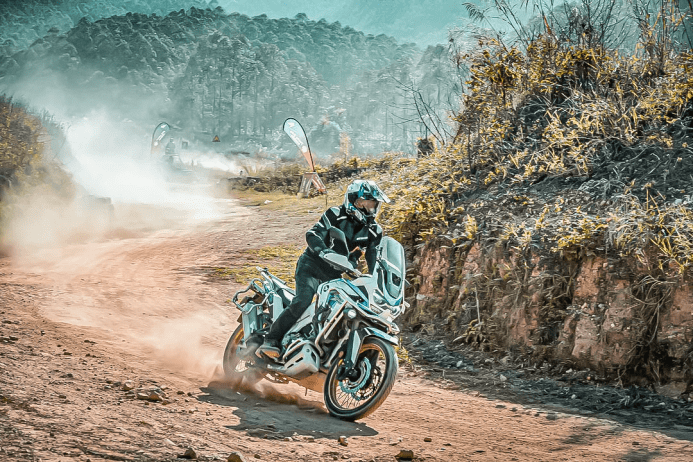 骑车的靓仔都猴赛雷五羊本田touringrally骑士摩旅派对完美收官