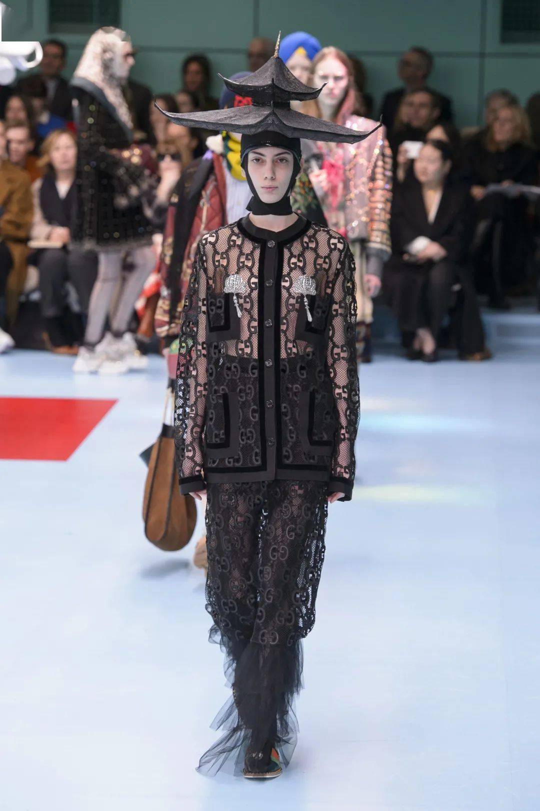 米兰女装【秀场】回顾Gucci 2018秋冬米兰女装