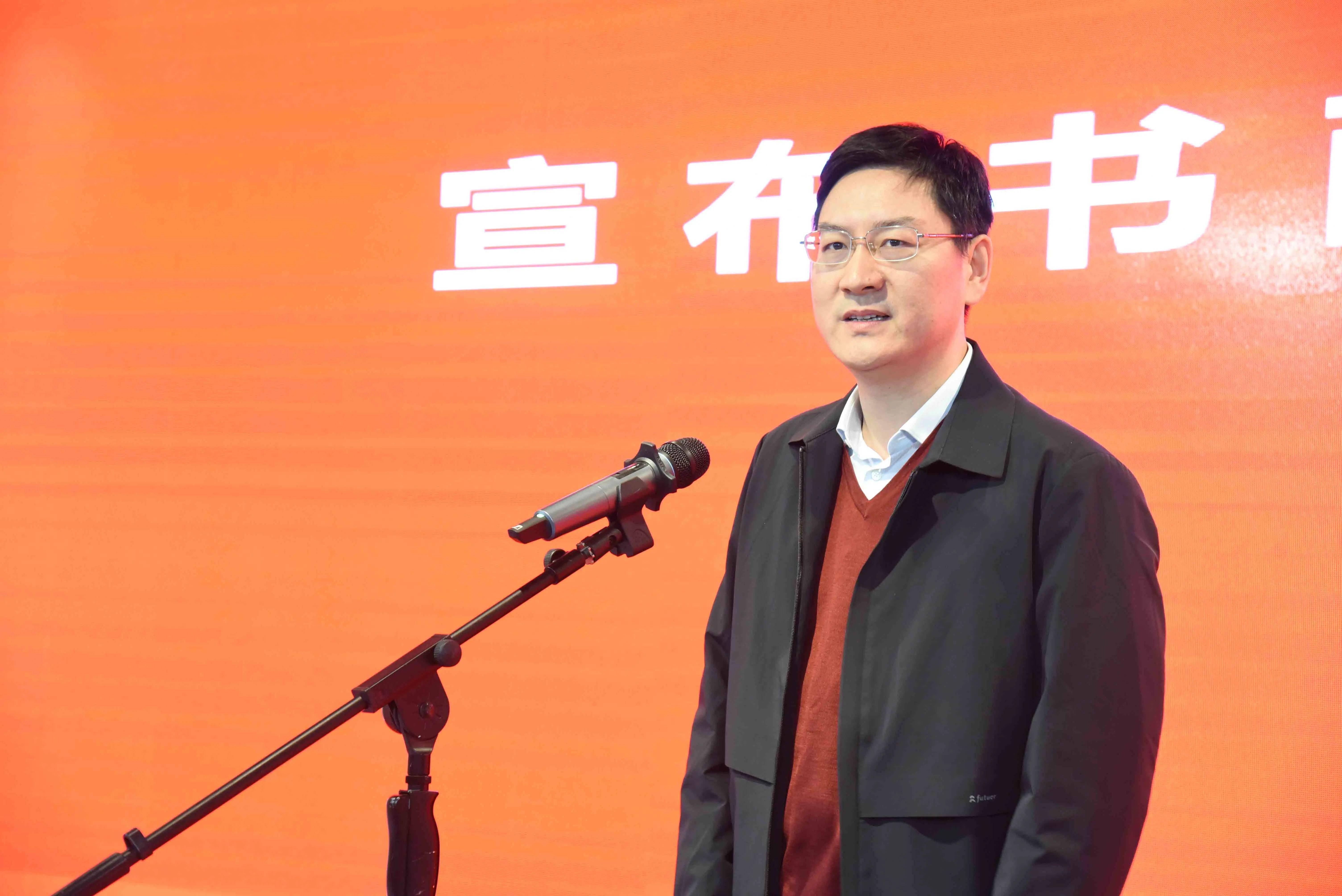 万册慈善年画暖民心_活动_常熟市_发展