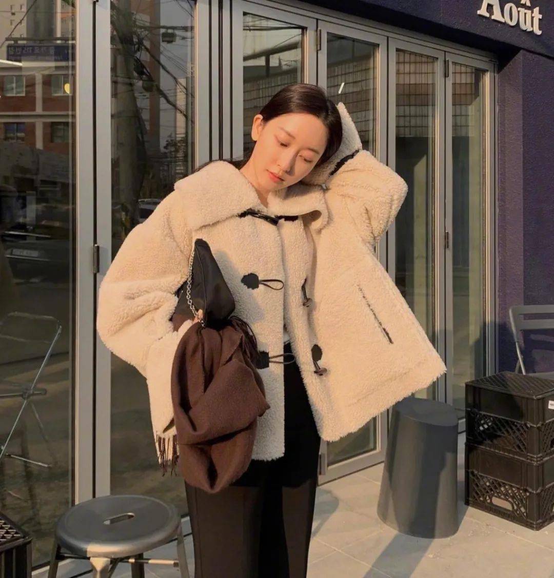 羊羔 女生穿上最丑的3件羊羔毛外套！千万别买！！
