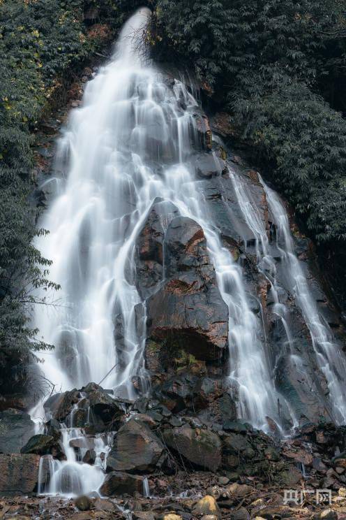 历史|【一城百景】悬瀑如练 重庆南温泉美景流淌