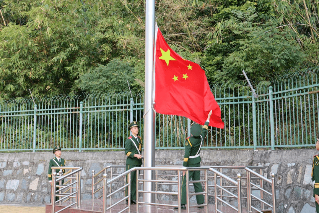 热血青春守护国旗传承使命龙海一中2021年国旗护卫队交接仪式