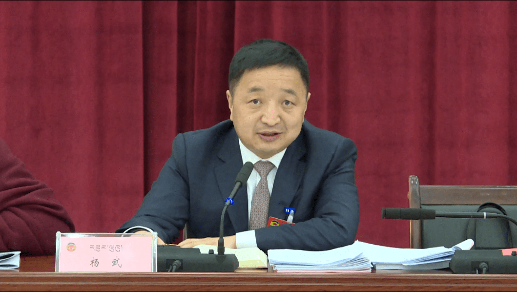 杨武参加州政协十五届一次会议小组讨论时强调怀感恩向善之心行利众