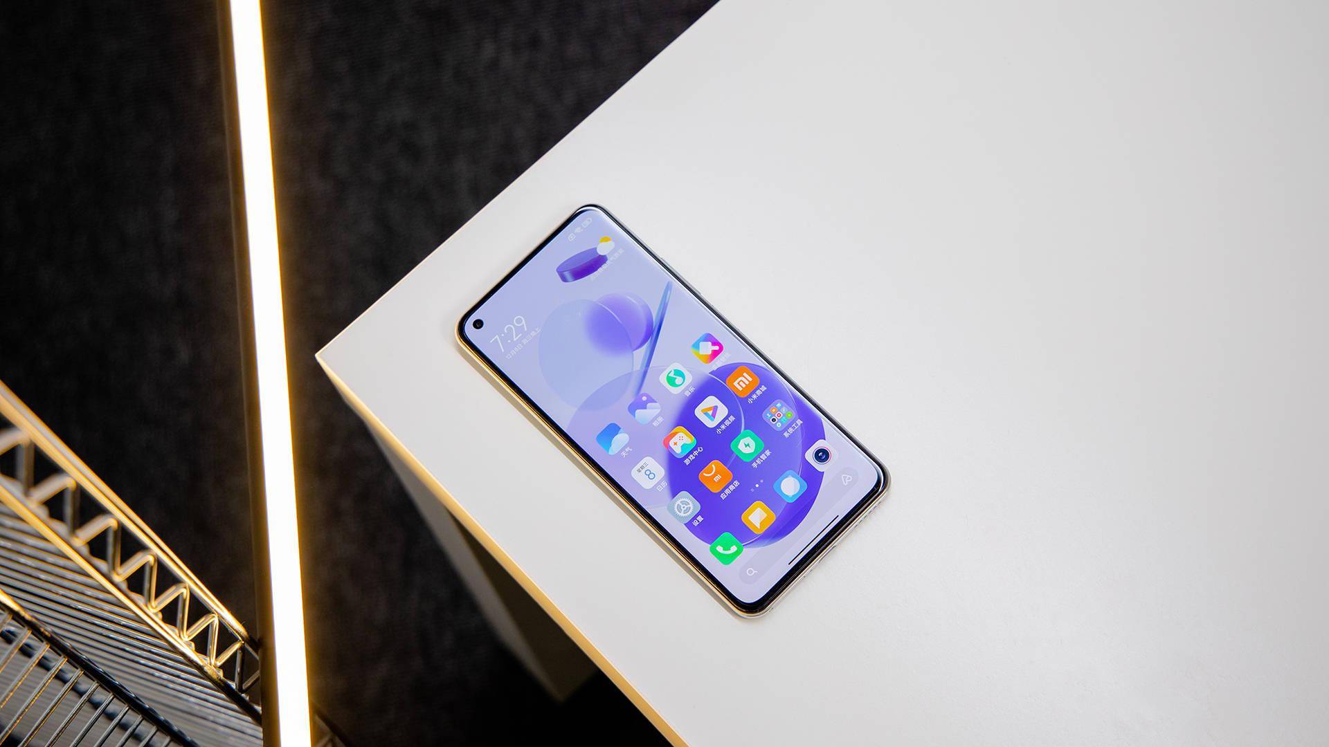 晴光白雪耀目登场小米11青春活力版图赏