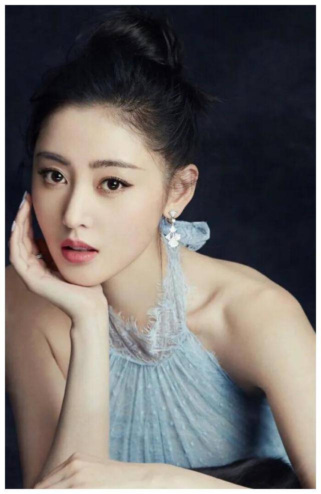 纵观娱乐圈美女如云,总有令你看到后过目不忘的女明星,张天爱必属其中