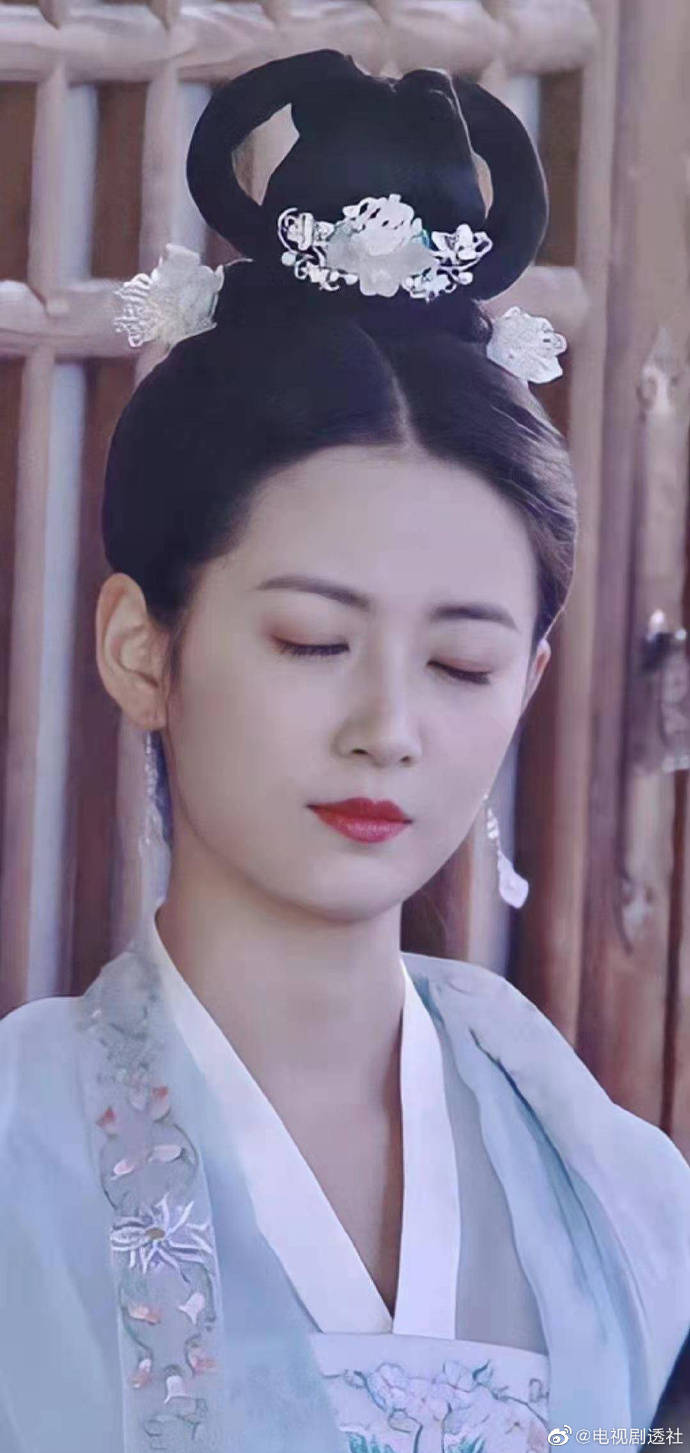 陈钰琪浮图缘浅蓝色的古装清冷的气质美女中分也好好看