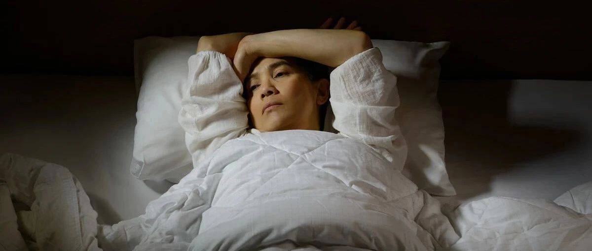 失眠熬夜苦不堪言?老中医教你这一招,整夜睡得香,打雷都叫不醒!_睡眠_五脏_身体