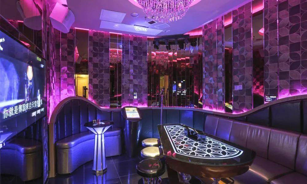 白云绿地缤纷天地￥79秒269元欢唱4h套餐专业k歌设备超全曲库更有清爽