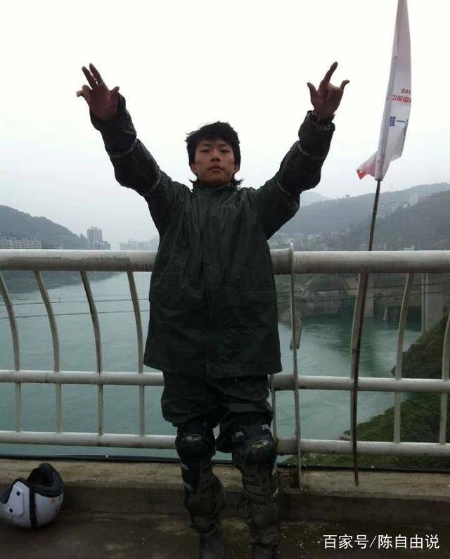 赵雷不止有成都,喜欢赵雷的人,是喜欢他的纯真他的可爱他的酷