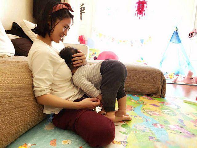 唐嫣生下双胞胎罗晋升级暖心奶爸网友一家四口太幸福了