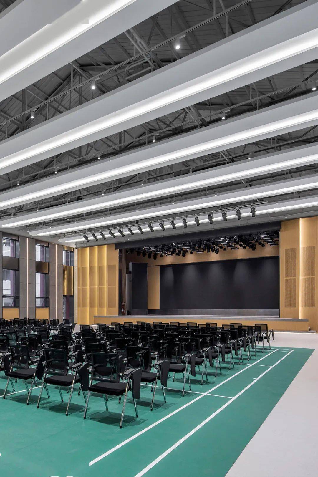 安康中学礼堂改造 | 建筑师克制设计,保留了场所记忆