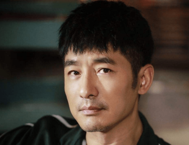 "患难兄弟"郭晓冬和郭晓峰:一起打工跑龙套,互相扶持终于成功_小角色