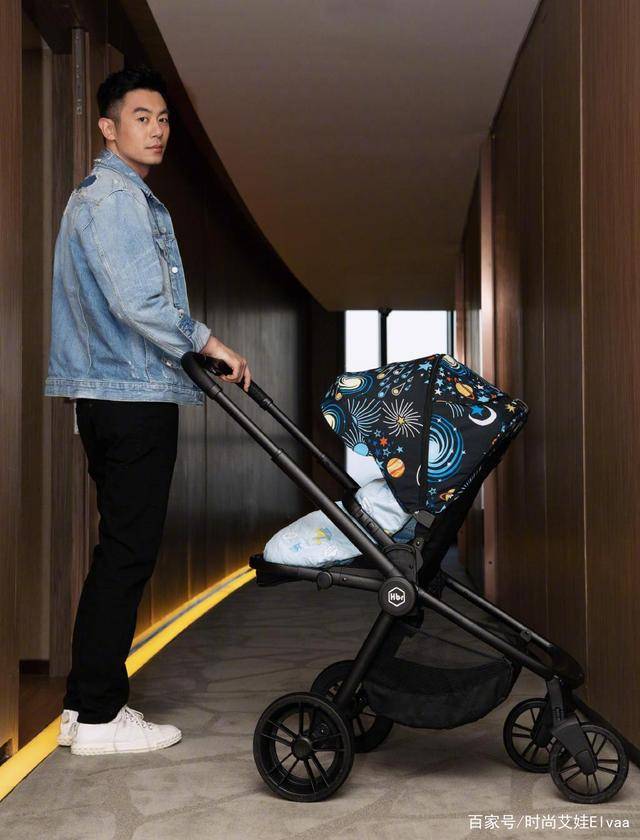 36岁朱亚文真不油腻,穿牛仔衣带娃变"家庭妇男",24小时好老公_衣品