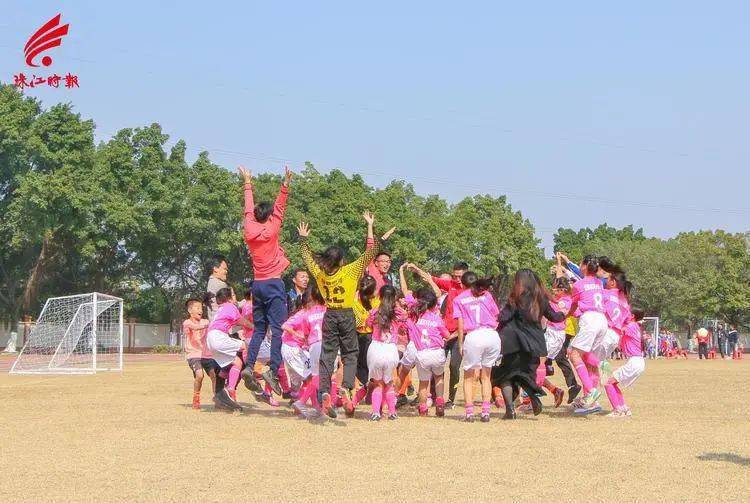 南海双语实验学校绿欣小学夺冠里水镇青少年校园足球联赛圆满闭幕