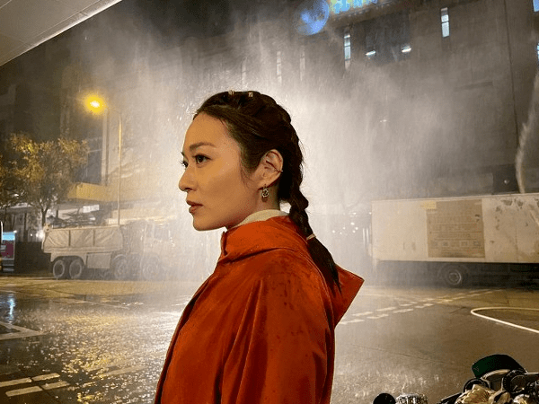 蔡洁|《拳王》蔡洁出招向张振朗示爱！单纯天真一面获网民好评