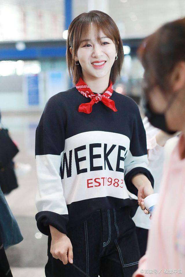 杨紫穿休闲装亮相尽显青春美少女 懒理前男友秦俊杰结新欢传闻_形象