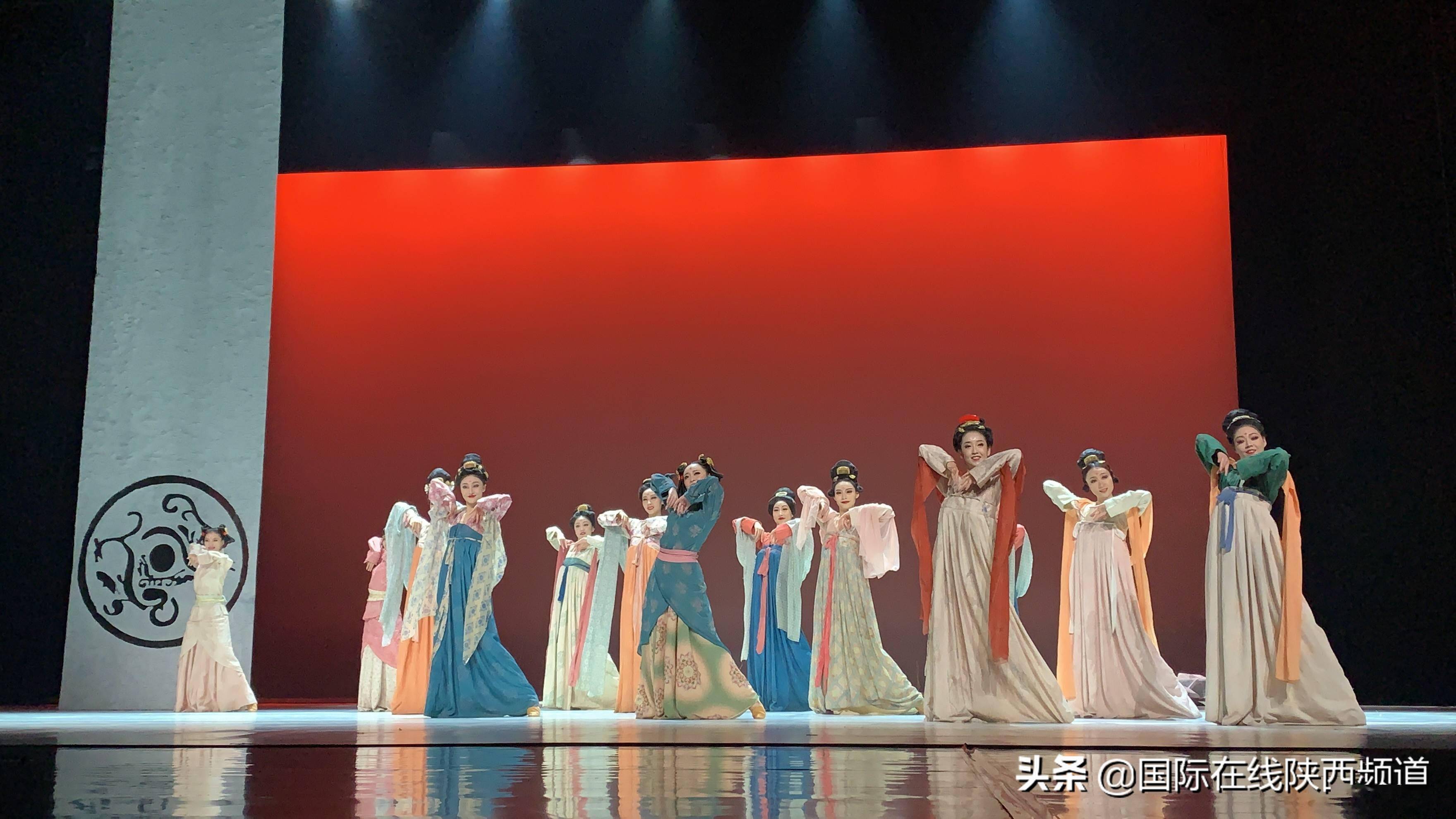 演绎舞蹈片段《捣练图》新版舞剧《门》启动仪式《门》是一部风格别致
