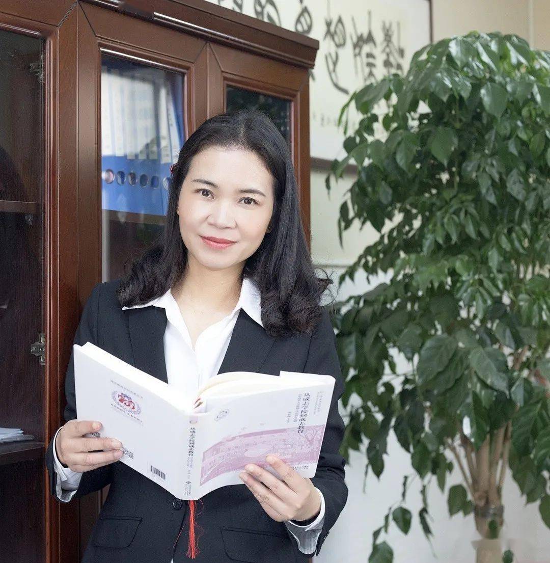 市青年宣讲团成员,仙桃二中小学部执行校长,市少先队名师工作室负责人