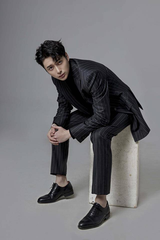 据悉,由秦俊杰,袁冰妍,韩承羽主演的电视剧《听雪楼》正在热播中,剧中