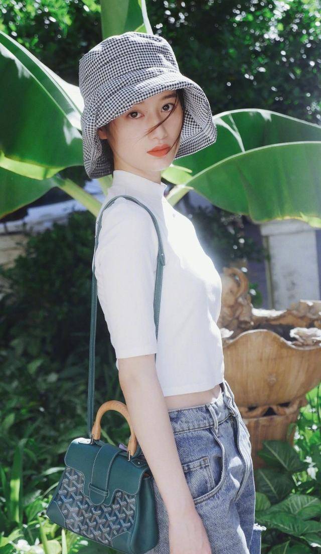 花楹郭晓婷私服look甜甜少女风可谓瘦妹子穿搭典范