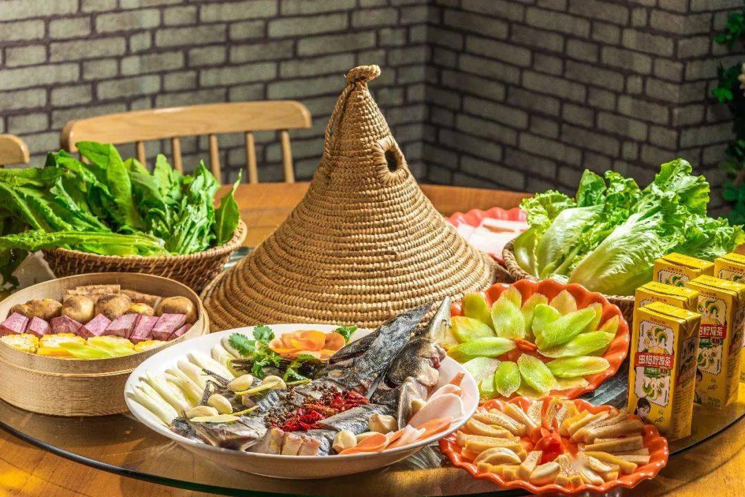 【人和】￥108秒372元蒸汽石锅鱼4人套餐!太太太怪了!