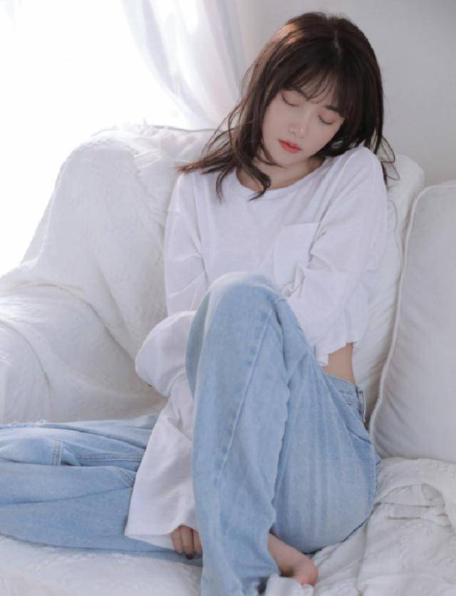 lpl小钰晒写真照,小蛮腰酸倒一众女生,粉丝喊话rookie_观众们_衣服