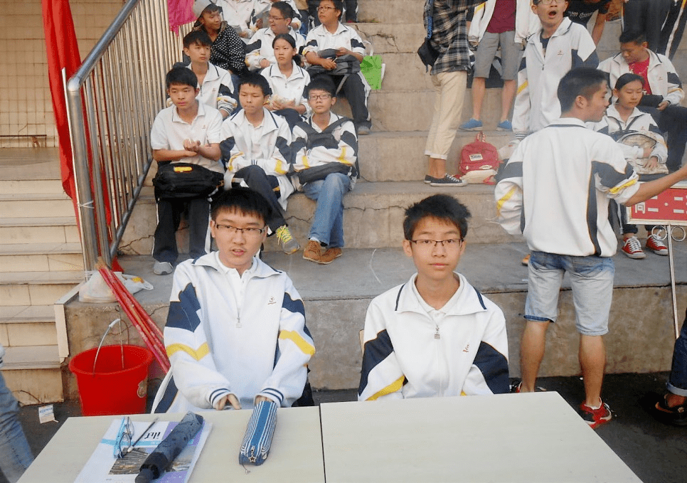 扬州七中校服图片