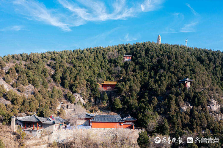 平阴县城西南的翠屏山，景色秀美风格独特