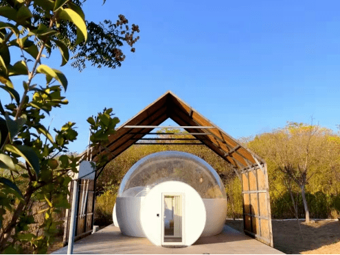 泡泡屋民宿火了它不占用地指标轻型可移动搭建快速还好看