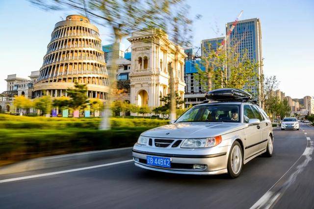 王牌飞行员申请出战体验稀有老车萨博95旅行版