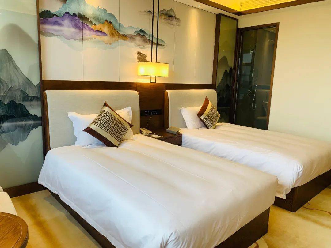 彭泽县新开一家高端商务酒店一亮相就吸引不少人