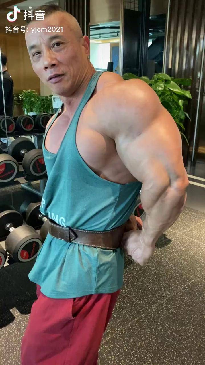 健身健美水老师三头肌非赛季健身 健美 肌肉 一健成名_健身_健美_赛季