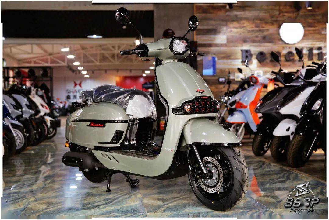 龙嘉victoria300i颜值操控在线vespa同款引擎