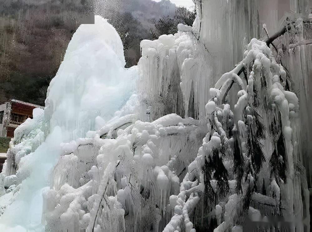 积石山县大墩峡的雪景图片