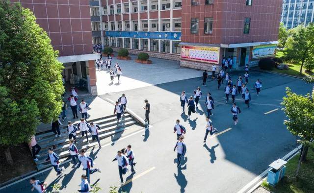 霍山文峰学校霍山文峰小学开展九一八防空防灾疏散演练