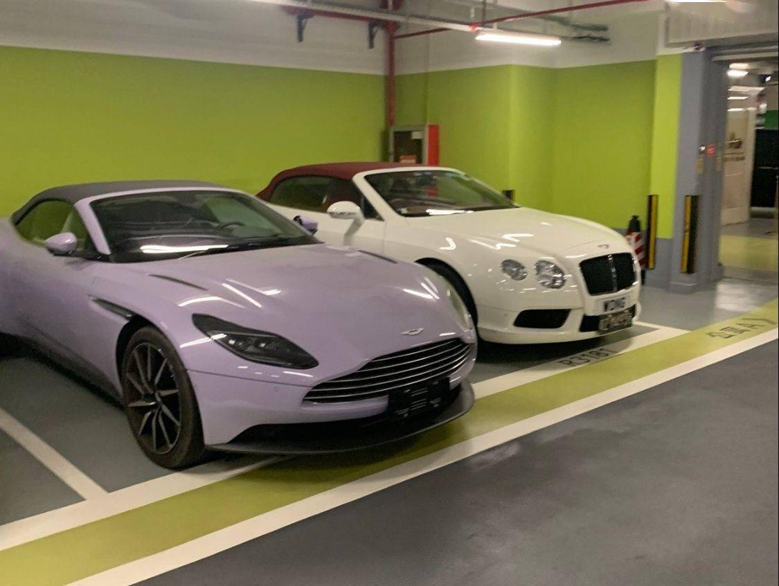 深圳顶级公寓地库豪车惊艳7系停劳斯莱斯旁边像小弟