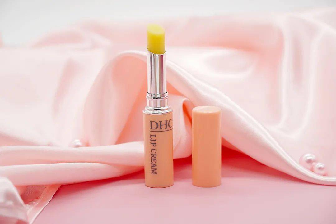 双唇畅销20年，爆卖1.4亿支DHC唇膏！拯救冬日大干唇，脱皮、干裂不见了
