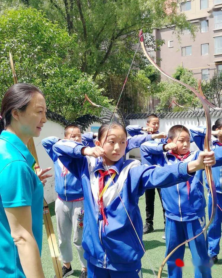 昔日全国冠军今朝潜心育人记天水市公园小学教师展凤玲